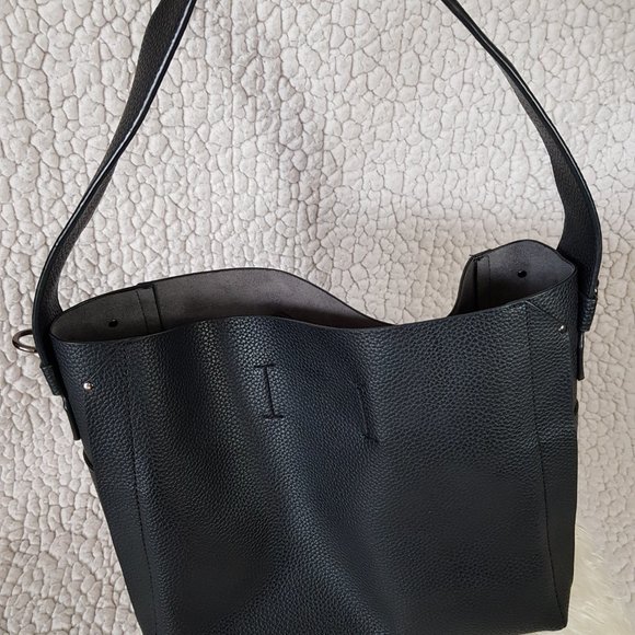 Black Purse - Picture 4 of 6